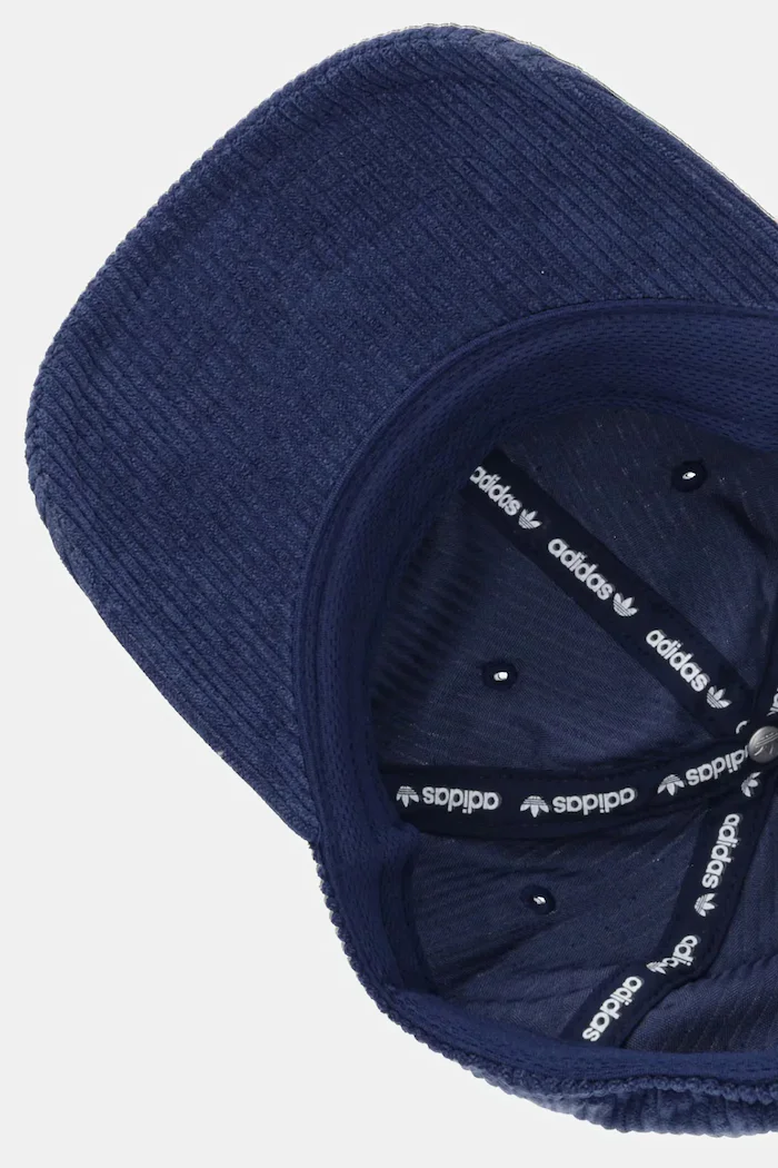 adidas Originals Шапка с козирка в тъмносиньо JW8018