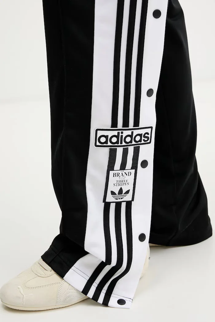 adidas Originals Спортен панталон Adibreak в черно KD2932