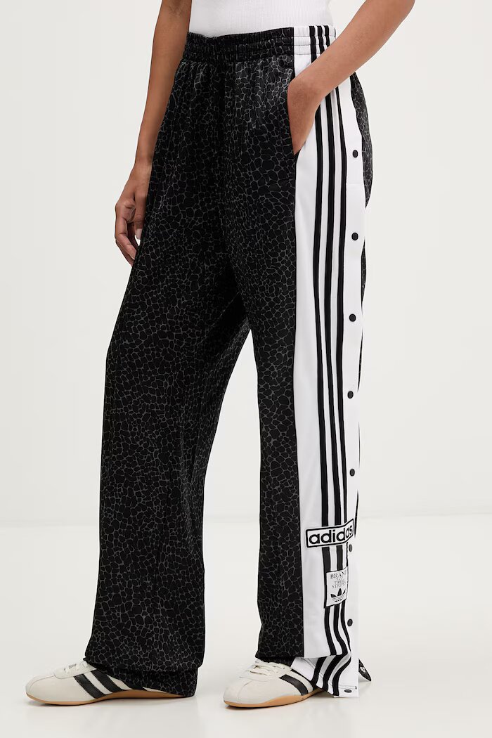 adidas Originals Спортен панталон Adibreak в черно с апликация KD2830