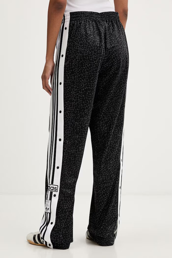 adidas Originals Спортен панталон Adibreak в черно с апликация KD2830