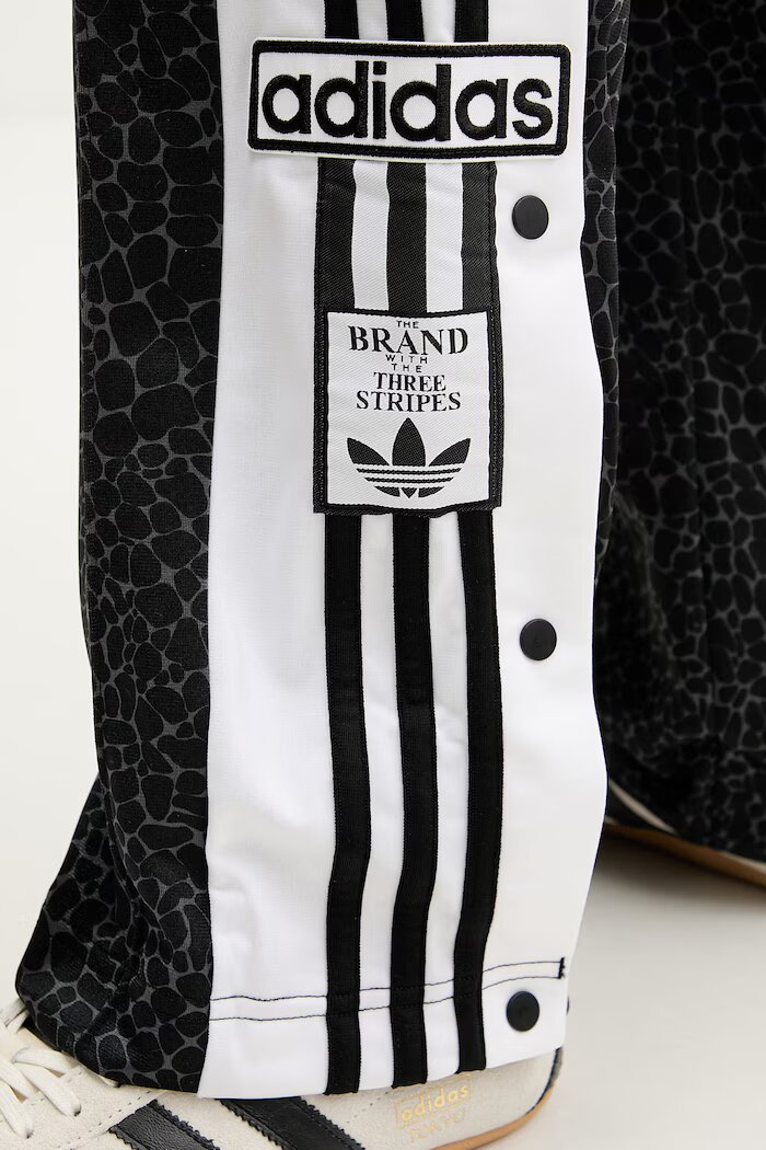 adidas Originals Спортен панталон Adibreak в черно с апликация KD2830