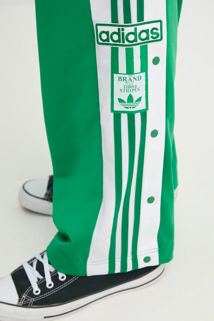 adidas Originals Спортен панталон Adibreak в зелено с апликация JP3762