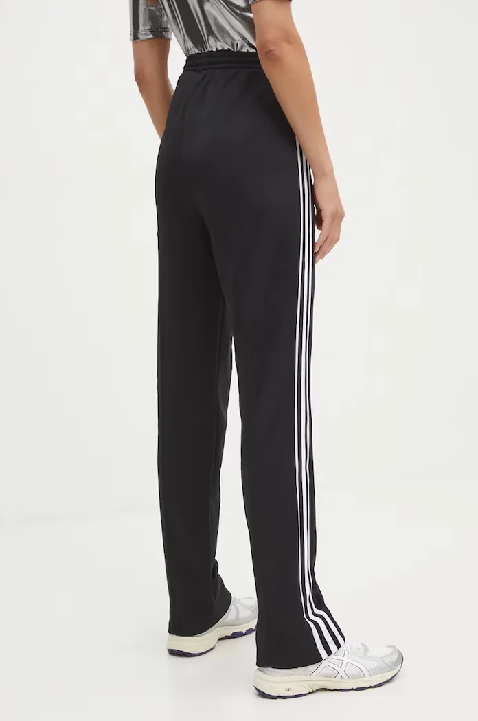 adidas Originals Спортен панталон Adicolor Beckenbauer Classic в черно с апликация IW3171