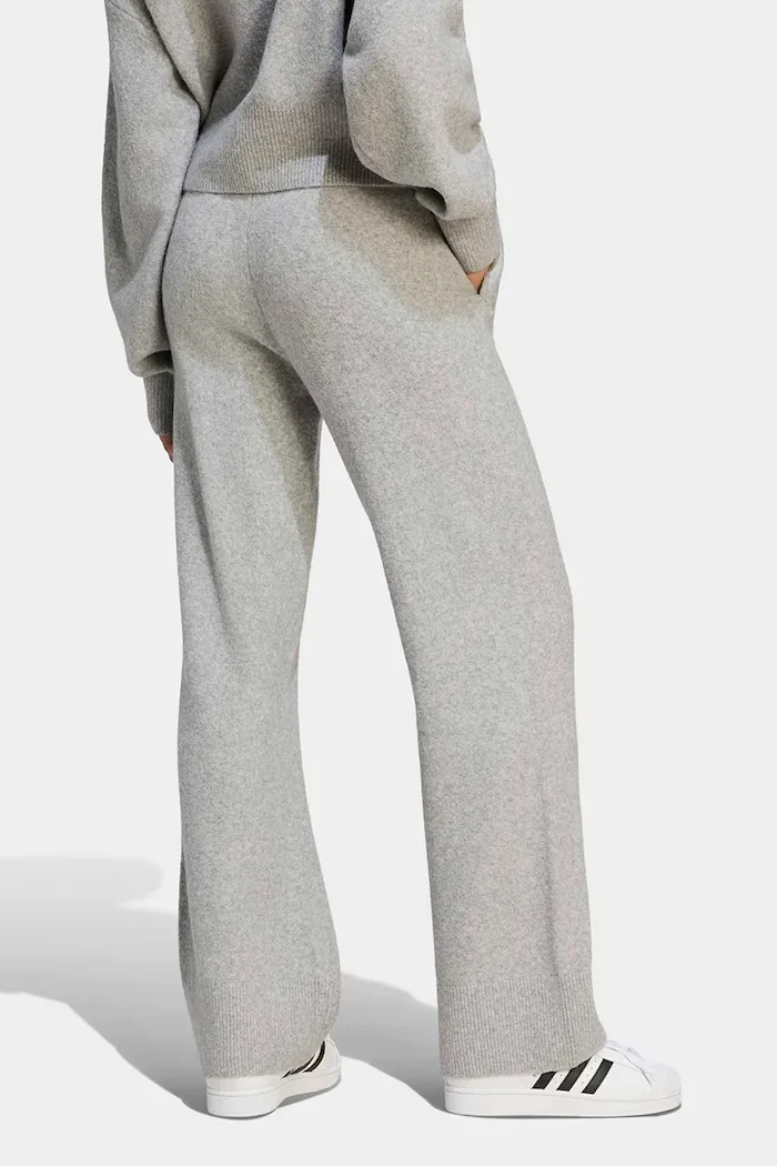 adidas Originals спортен панталон дамски Essentials Knit сив със стандартна талия IA4439