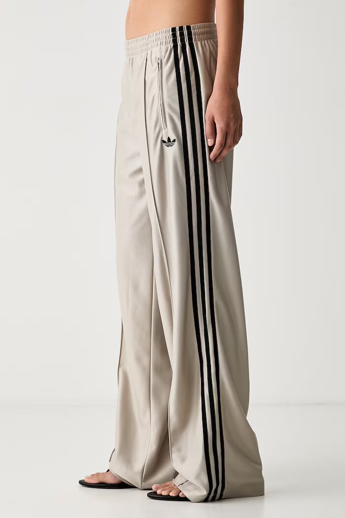 adidas Originals спортен панталон дамски Firebird бежов със стандартна талия KS9974