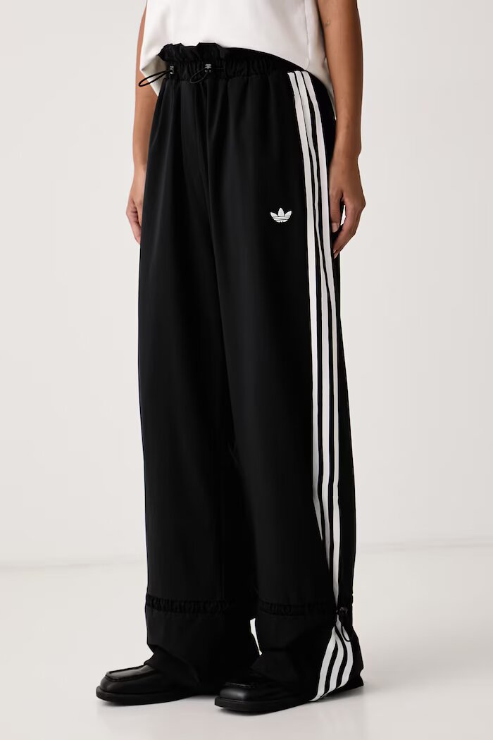 adidas Originals спортен панталон дамски Micro Pleat Injection черен с висока талия LG4283