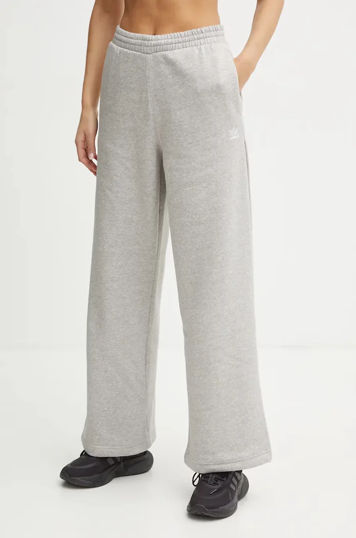 adidas Originals Спортен панталон Femme Galore Wideleg Fleece Pants в сиво с меланжов десен JN3028