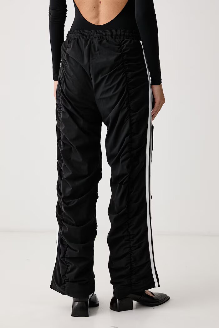 adidas Originals спортен панталон мъжки Adilenium Season 6 Ruffled черен със стандартна талия LH1930