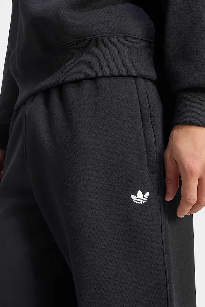 adidas Originals спортен панталон мъжки от памук Trefoil Essentials черен KQ8557