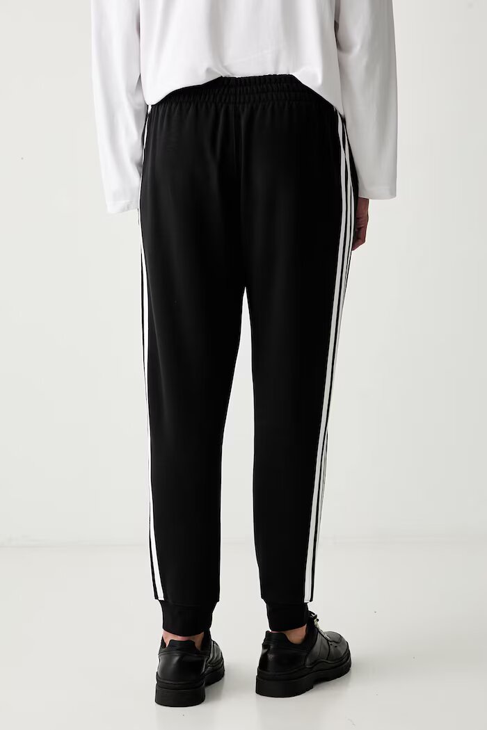 adidas Originals спортен панталон мъжки с памук черен със стандартна талия KE3562