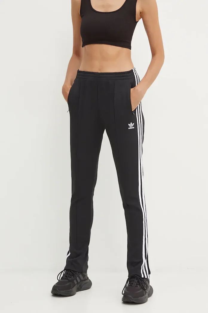 adidas Originals Спортен панталон в черно с десен