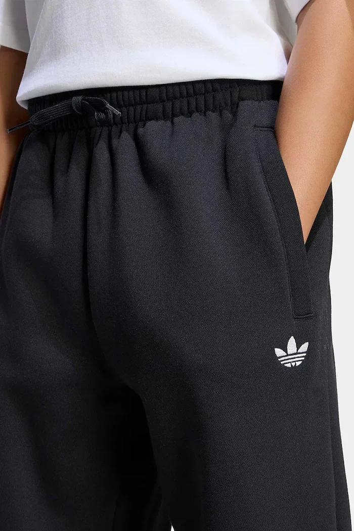 adidas Originals спортен панталон за деца с памук черен със стандартна талия KR0865