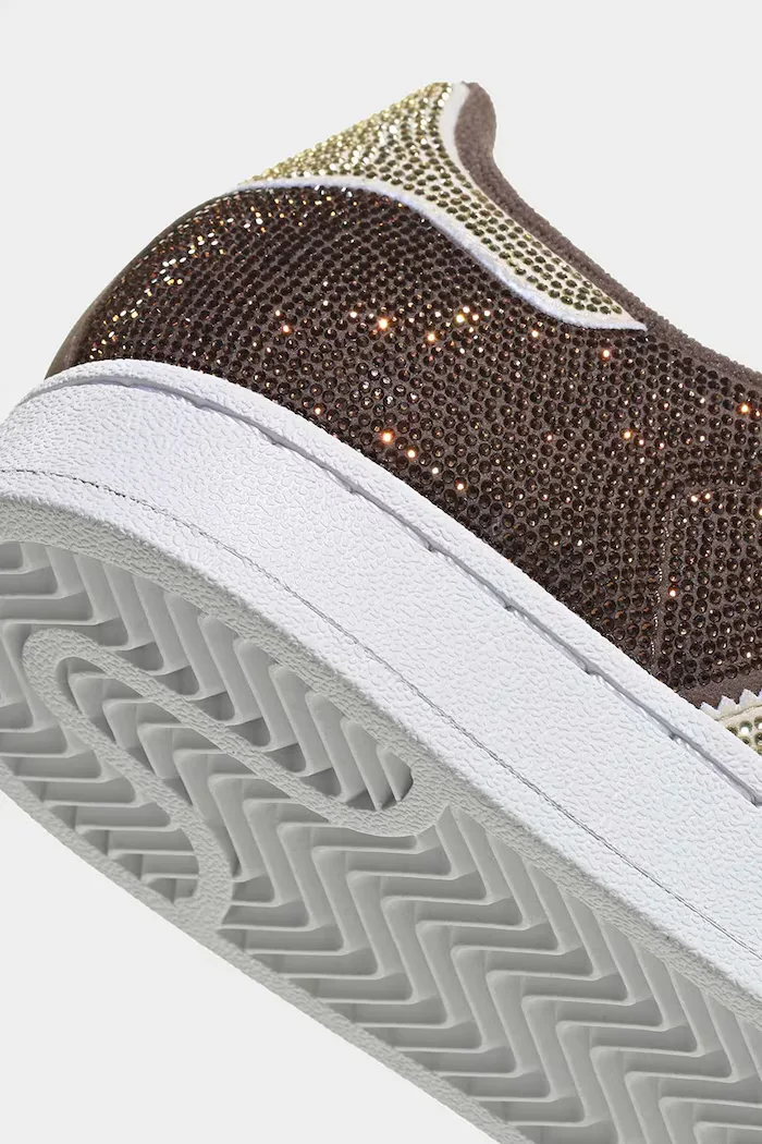 adidas Originals Superstar II маратонки дамски от велур кафяви KK0926