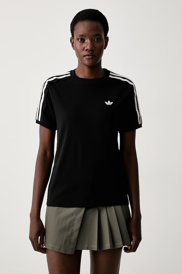 adidas Originals тениска дамска от памук с еластан Lace Injection черна LG4263