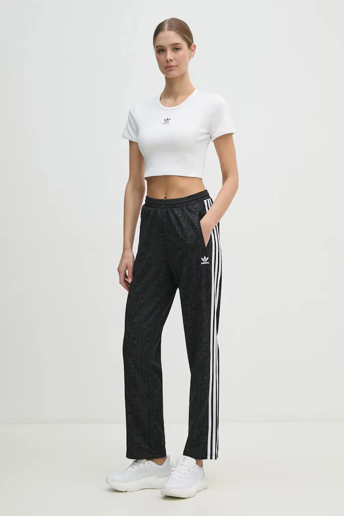 adidas Originals Тениска Essential в бяло JC9026
