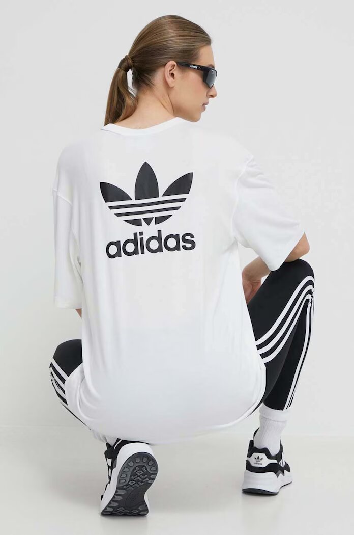 adidas Originals Тениска Trefoil Tee в бежово IR8064