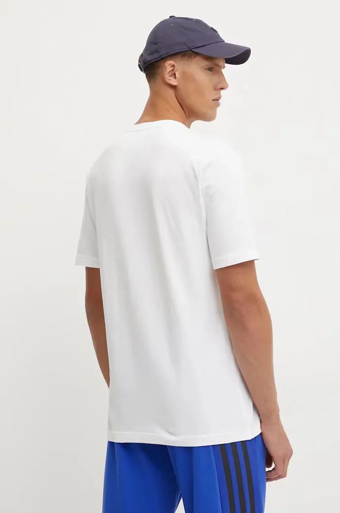 adidas Originals Тениска в бяло с принт JM0482