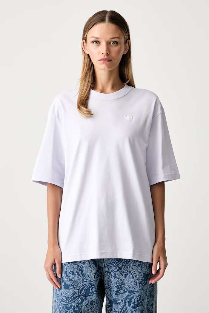 adidas Originals уголемена тениска дамска от памук Essentials виолетова KW0202
