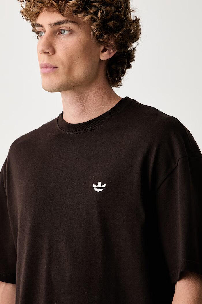 adidas Originals уголемена тениска мъжка от памук NCLR Loose кафява LI2477