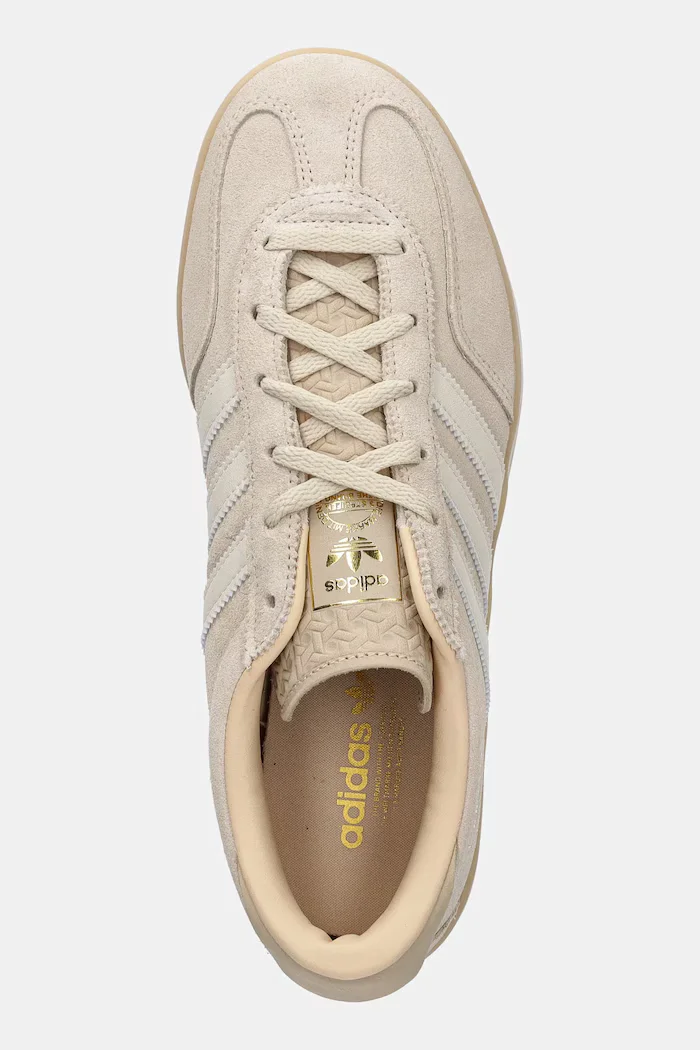 adidas Originals Велурени маратонки Gazelle Stack в бежово JQ7666