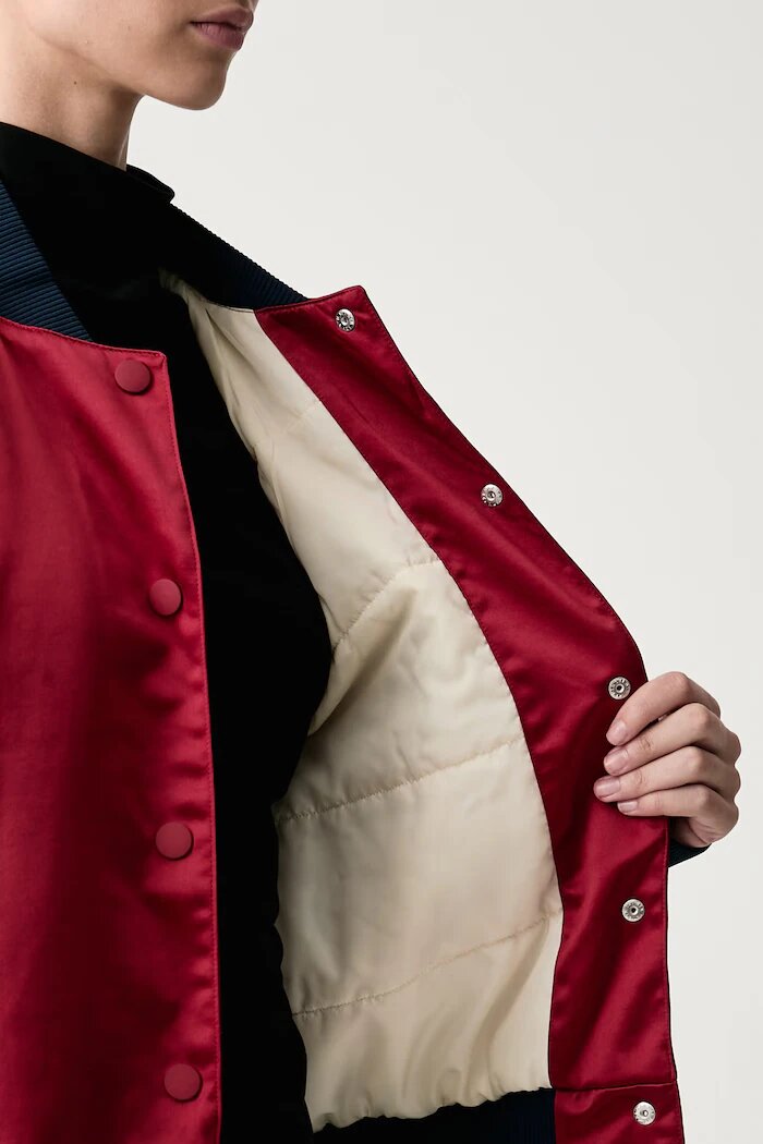 adidas Originals яке бомбър дамско Satin SST Bomber червено KT2646