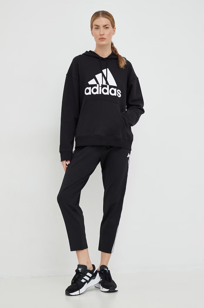 adidas Памучен суичър в черно с качулка с принт
