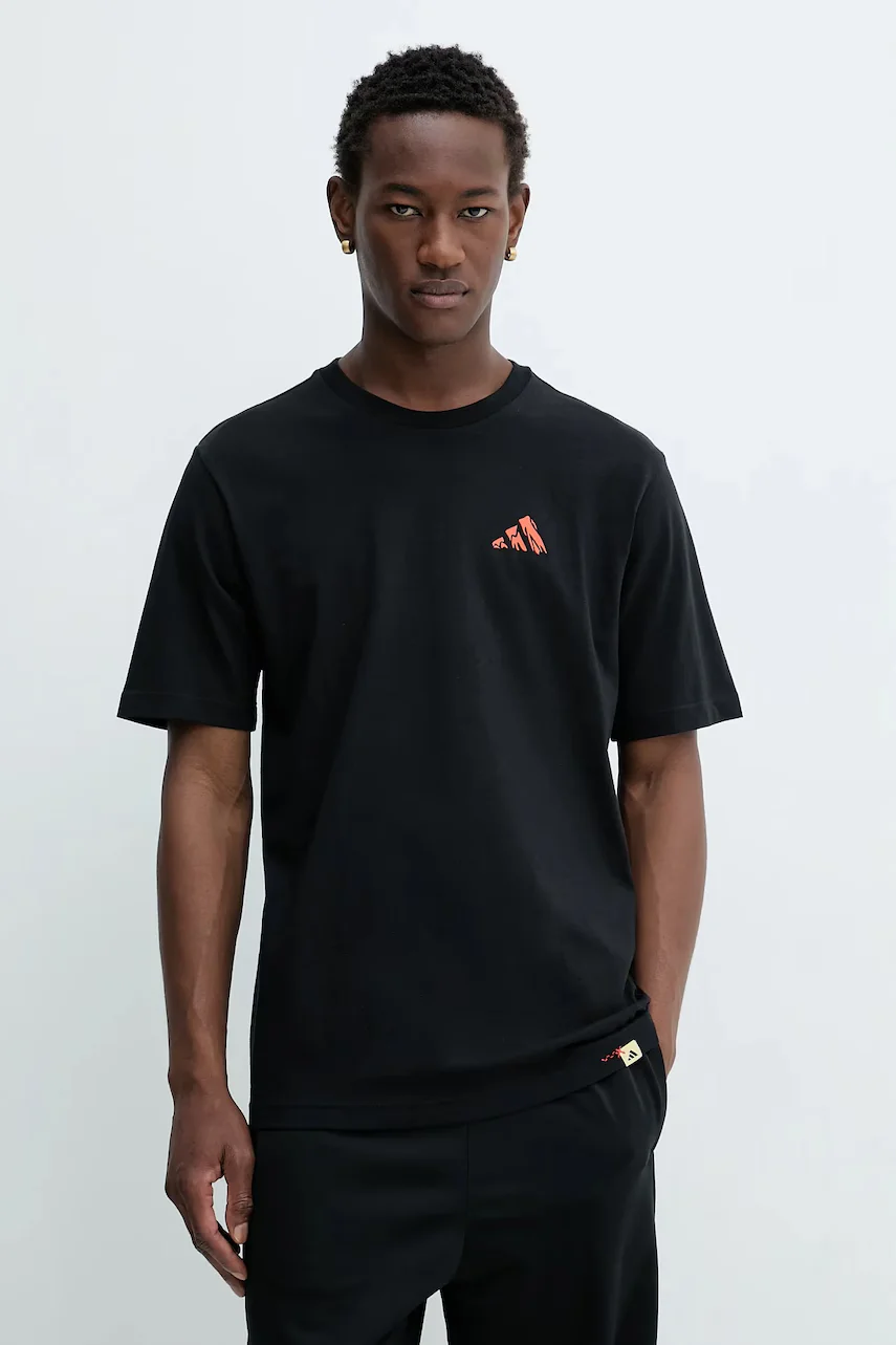 adidas Памучна тениска Doodle Hunt Hike Graphic T-Shirt