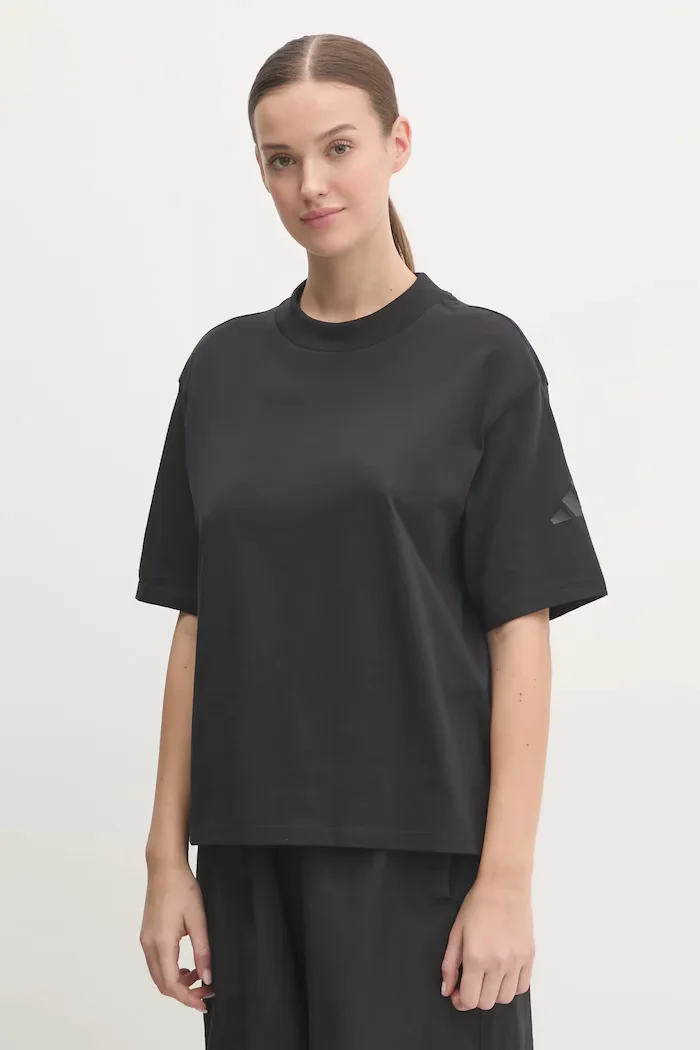 adidas Памучна тениска Essentials в черно JD3081