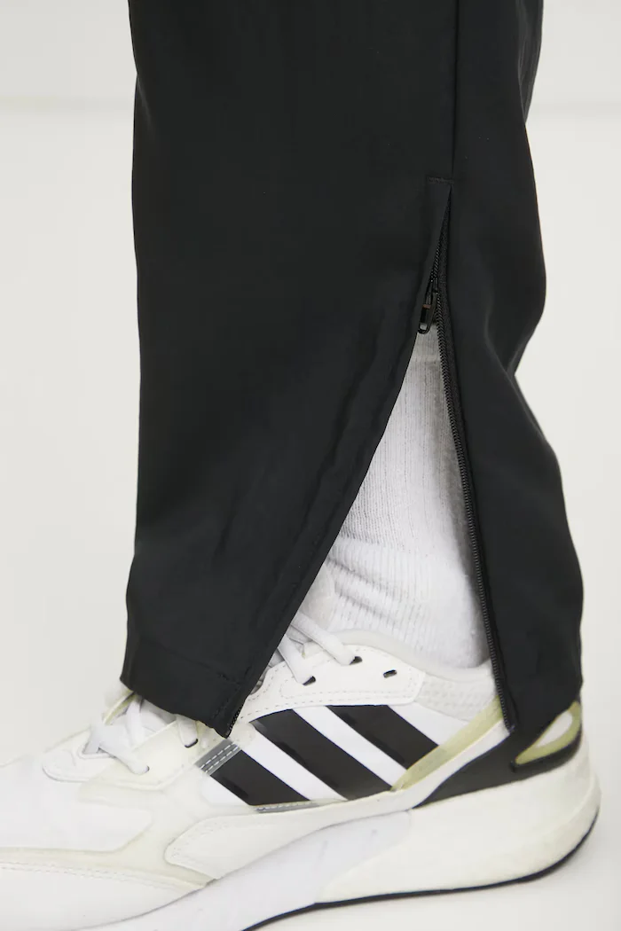 adidas Панталон STNFRD в черно с десен JC8491