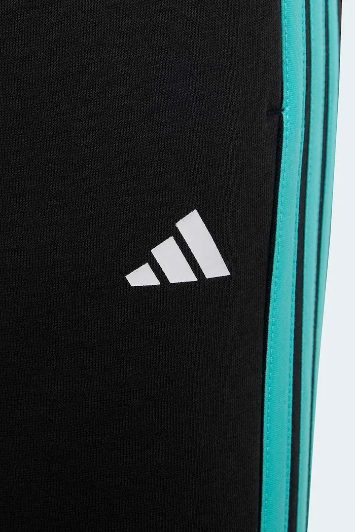adidas Performance Детски спортен панталон MERCEDES в черно с апликация KE5921