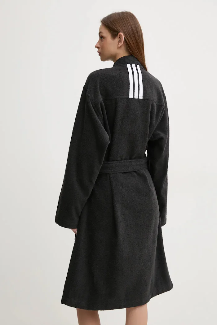 adidas Performance Халат в черно JG5823