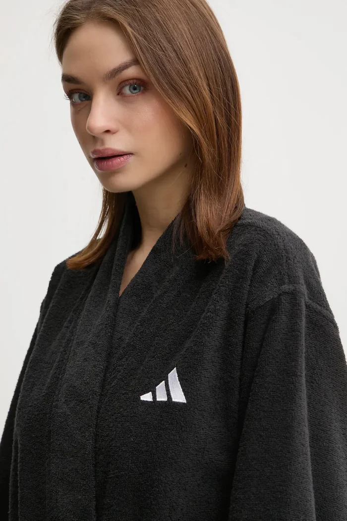 adidas Performance Халат в черно JG5823