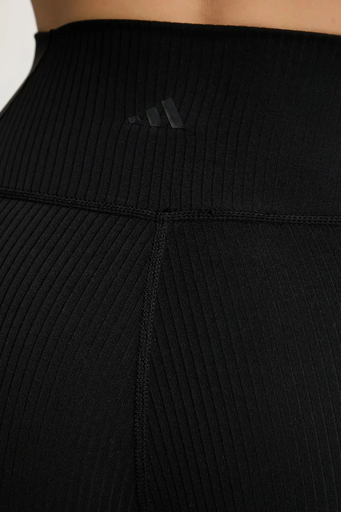 adidas Performance Клин за трениране All me в черно с изчистен дизайн JM9330