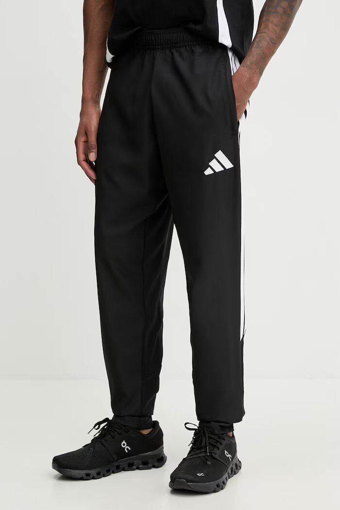 adidas Performance Панталон за трениране Tiro26 в черно с апликация JZ9046