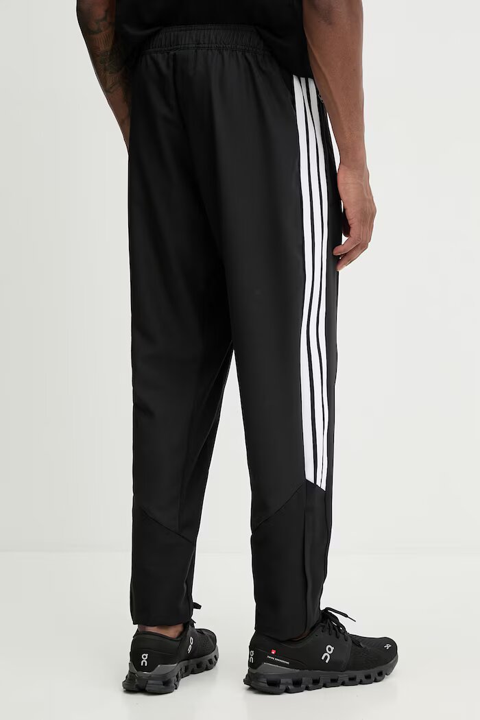 adidas Performance Панталон за трениране Tiro26 в черно с апликация JZ9046
