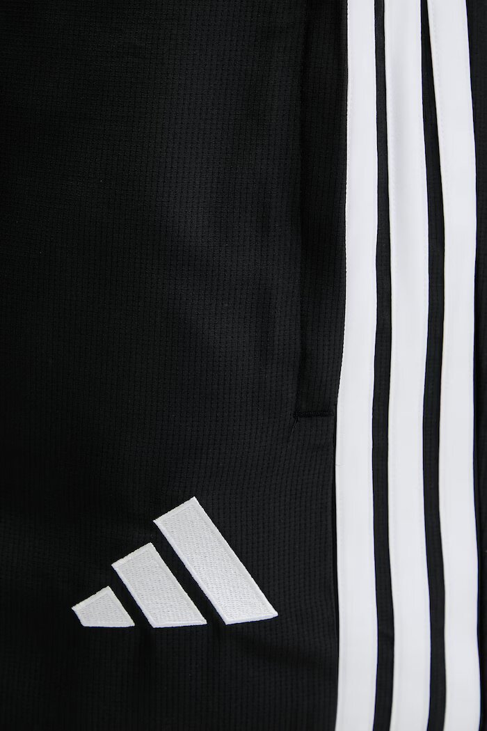 adidas Performance Панталон за трениране Tiro26 в черно с апликация JZ9046