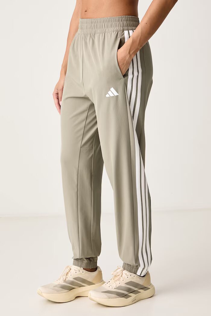 adidas Performance спортен панталон дамски Essentials зелен със стандартна талия KT3789