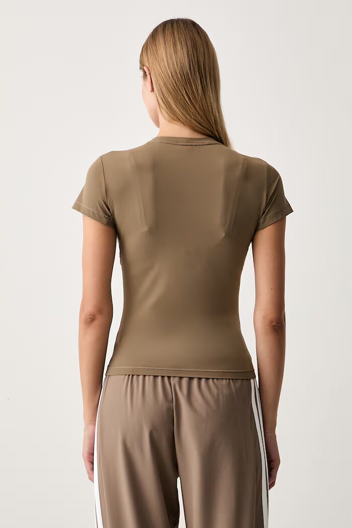 adidas Performance тениска за трениране дамска Essentials бежова KQ8382