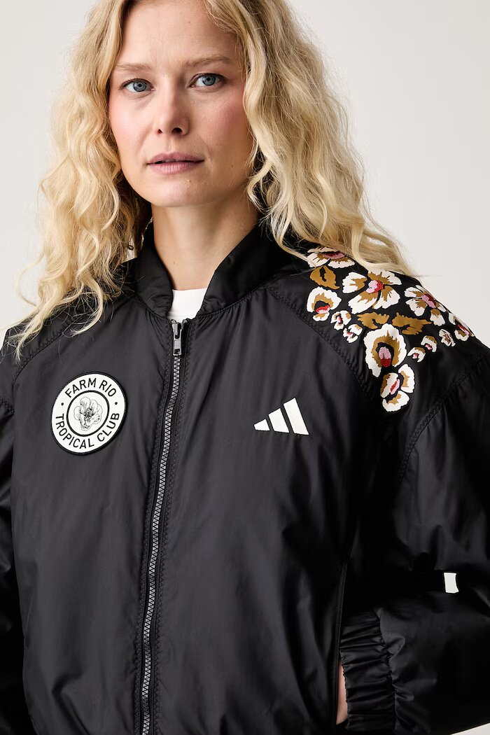 adidas преходно яке дамско x Farm Rio черно KR0282