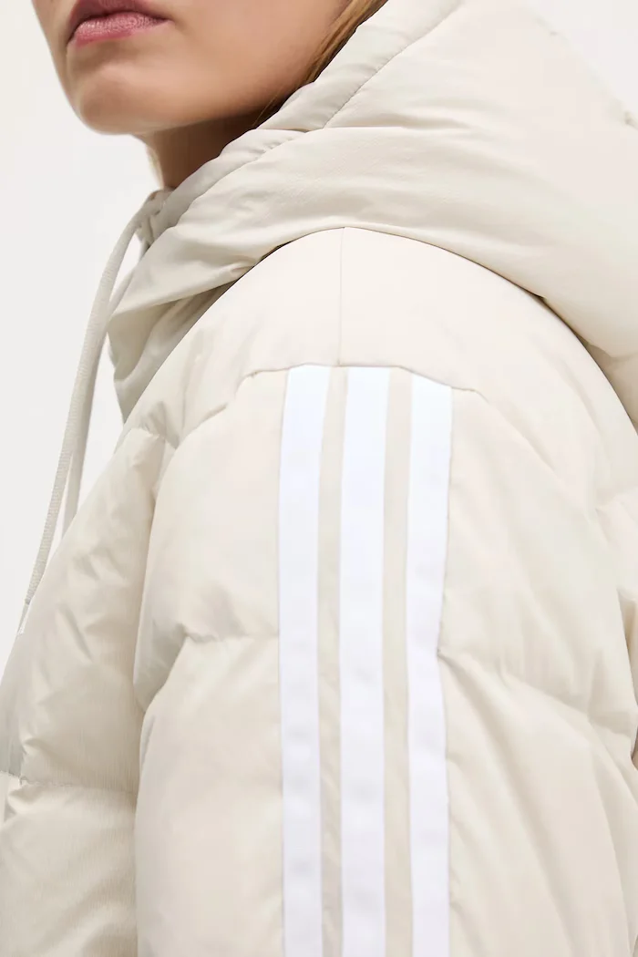 adidas Пухено яке Essentials Climawarm в бежово зимен модел JM4107