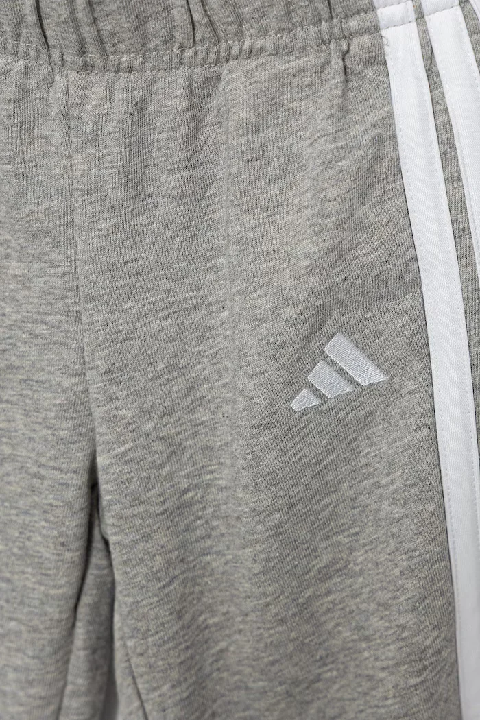 adidas сив JV9852
