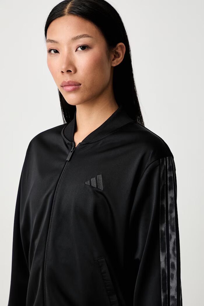adidas спортен комплект анцуг дамски Essentials черен KG1875
