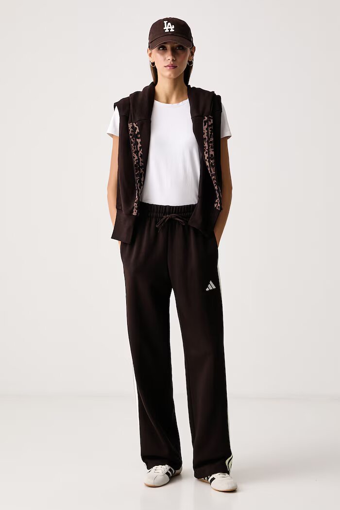 adidas спортен панталон дамски с памук Essentials кафяв с висока талия KX0790
