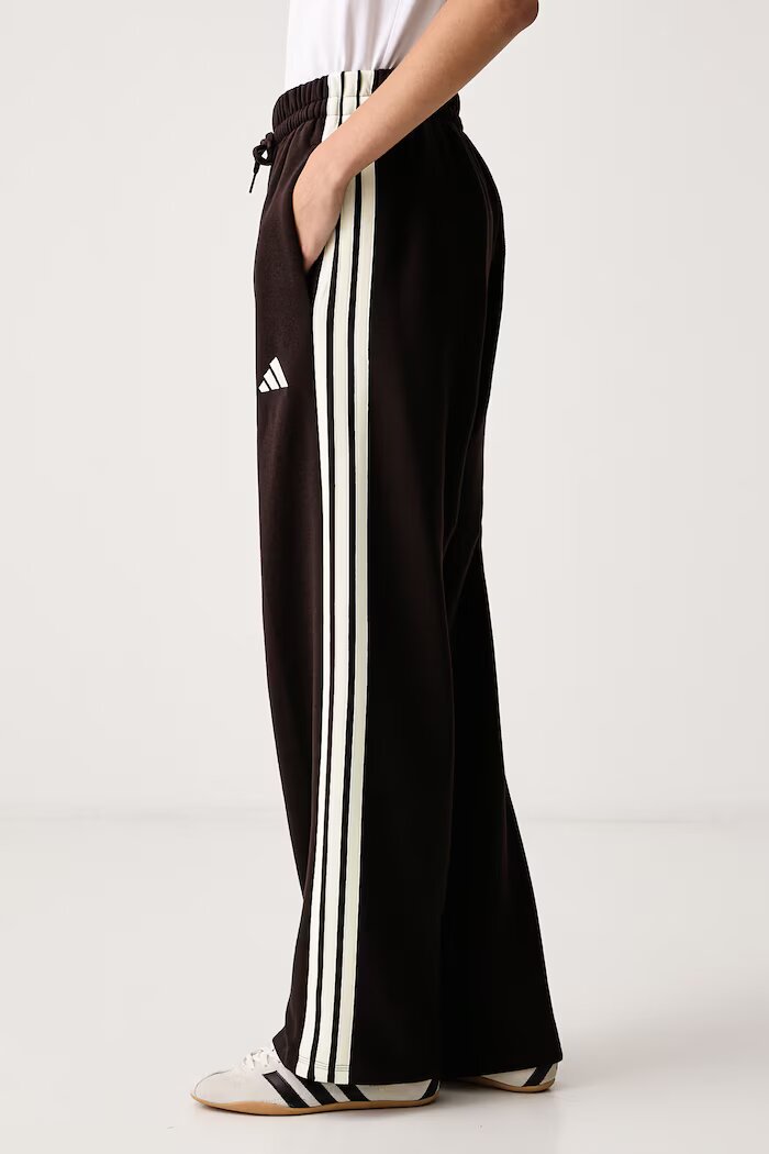 adidas спортен панталон дамски с памук Essentials кафяв с висока талия KX0790