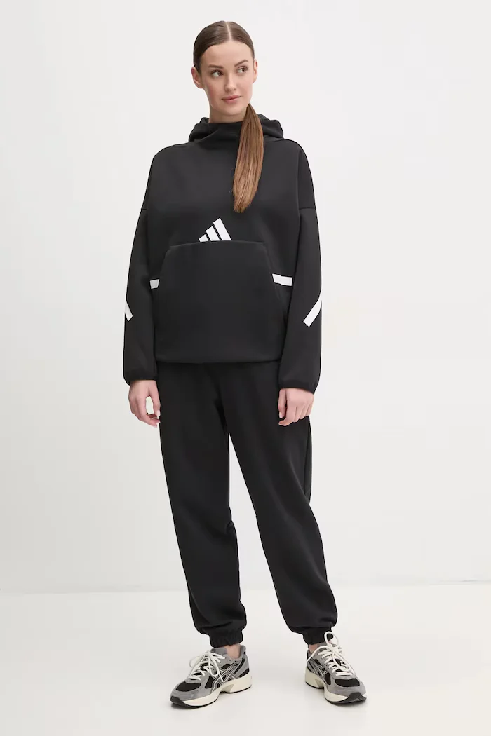adidas Спортен панталон Essentials в черно с изчистен дизайн JD7999