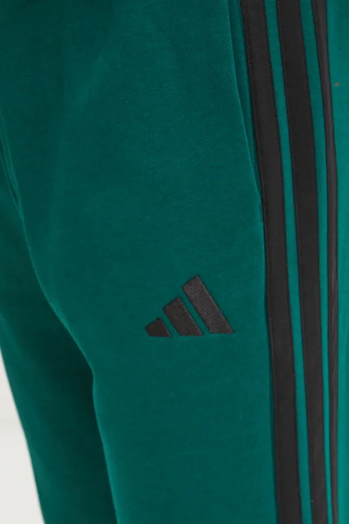 adidas Спортен панталон Essentials в зелено с десен JD1860
