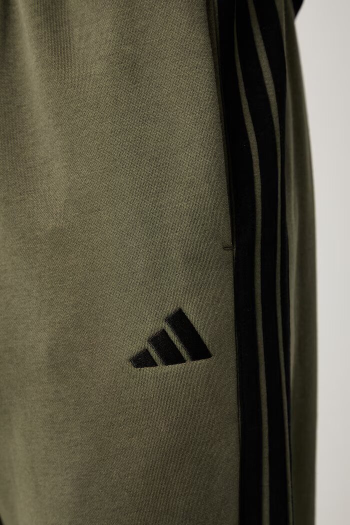 adidas спортен панталон мъжки с памук Three Stripes зелен със стандартна талия KY4130