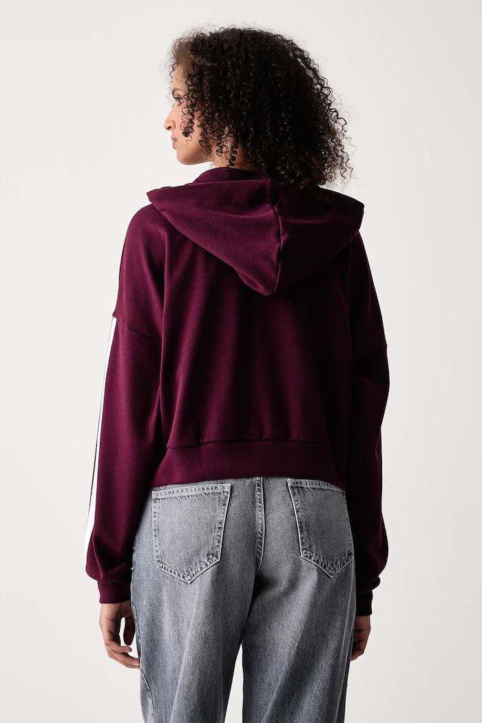 adidas суичър с качулка дамски с вискоза Essentials бордо KF8316