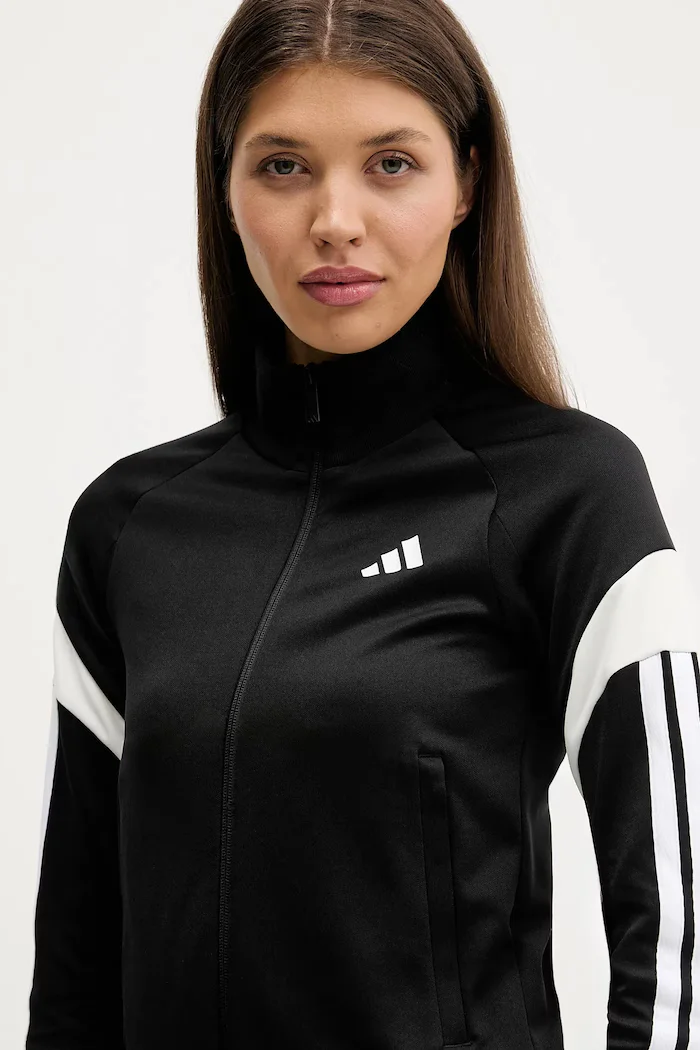 adidas Суичър The House of Tiro в черно с принт KE5675