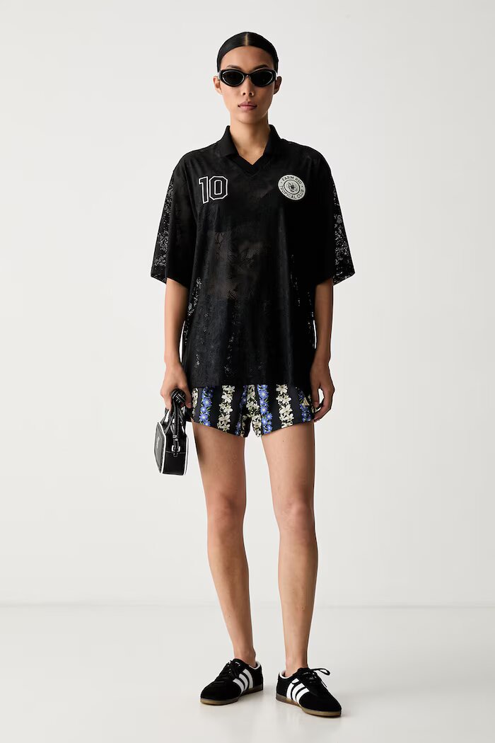 adidas тениска дамска от дантела x Farm Rio черна KR0238
